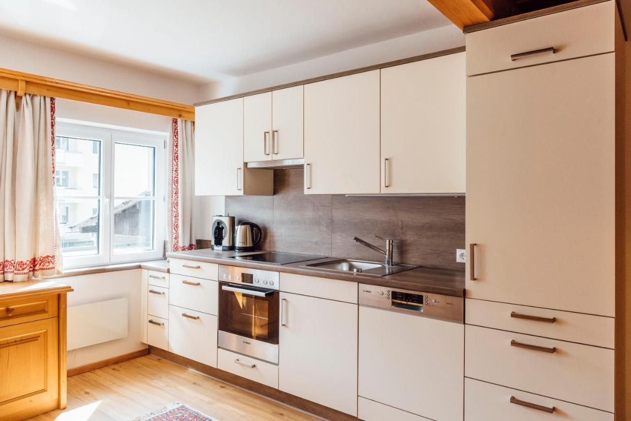 Private Suites Traunkirchen Exteriör bild