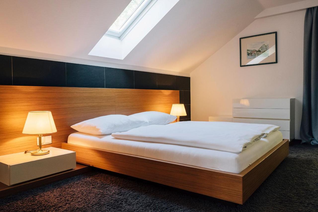 Private Suites Traunkirchen Exteriör bild